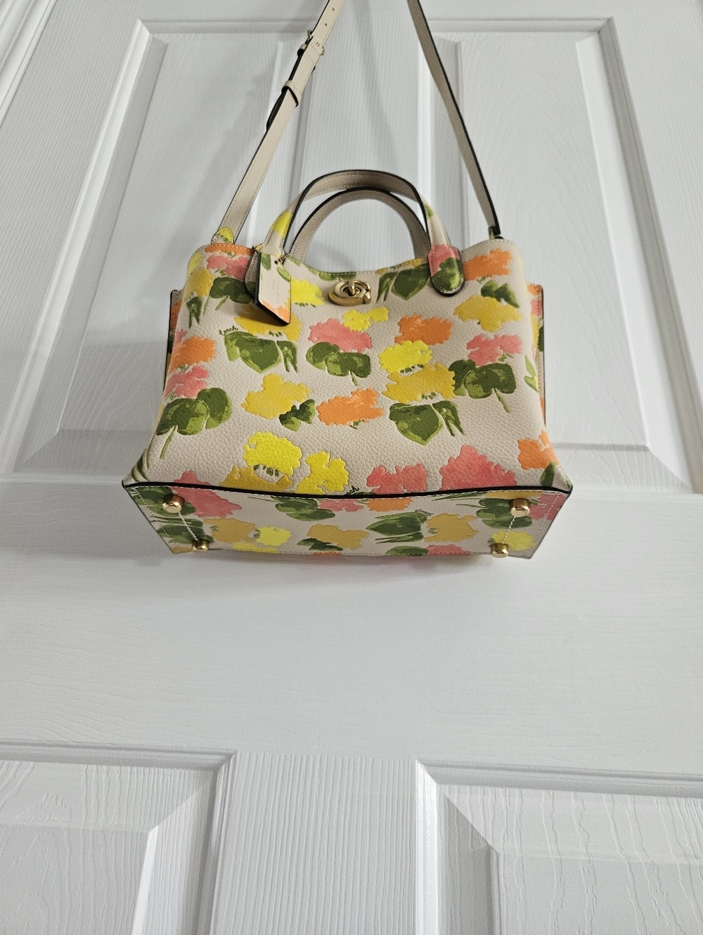 NWOT Coach Willow Tote 24 With Watercolor Floral Print - Picture 5 of 14